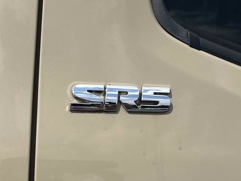 Used 2019 Toyota Tacoma SR5 RWD image 10
