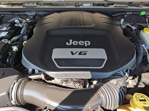 Used 2018 Jeep Wrangler Unlimited Sport S AWD/4WD image 27