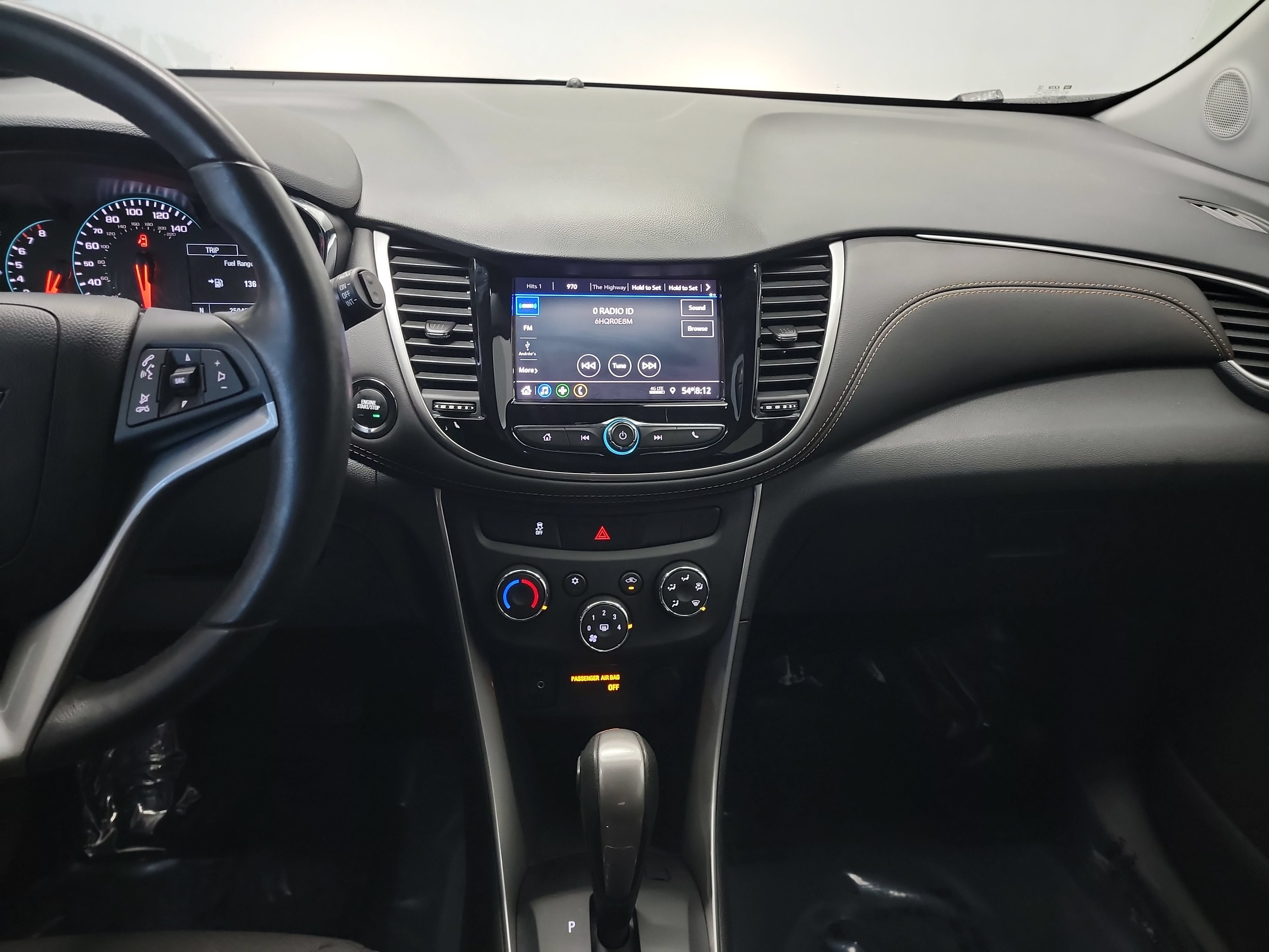 Used 2022 Chevrolet Trax LT w/ LT Convenience Package AWD/4WD image 20