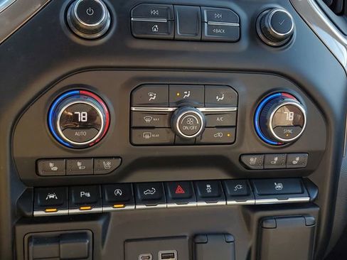 Used 2020 Chevrolet Silverado 1500 High Country w/ Technology Package image 32