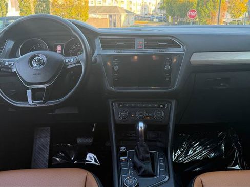 Used 2019 Volkswagen Tiguan SE AWD/4WD image 19