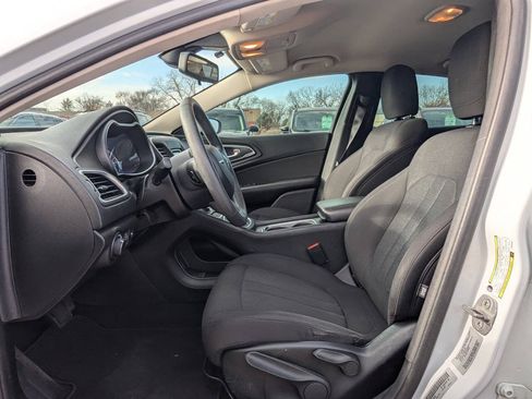 Used 2015 Chrysler 200 Limited FWD image 12