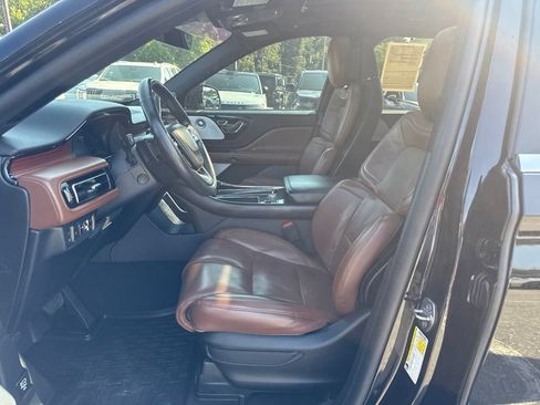 Used 2021 Lincoln Aviator Grand Touring w/ Equipment Group 302A AWD/4WD image 9