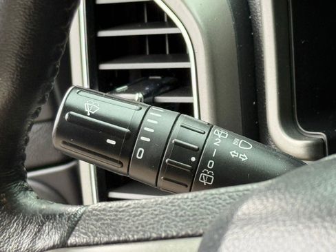 Used 2020 Ford Expedition XLT w/ Equipment Group 202A AWD/4WD image 48
