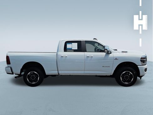 Used 2025 RAM 2500 Laramie AWD/4WD image 3