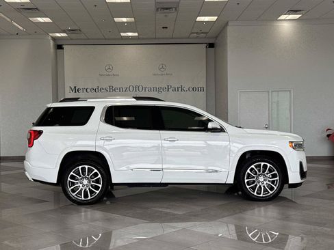 Used 2023 GMC Acadia Denali w/ Denali Technology Package FWD image 3
