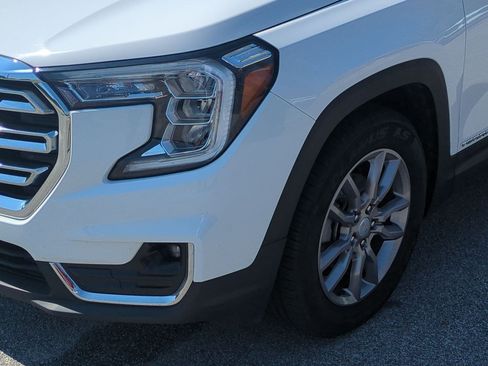 Used 2024 GMC Terrain SLT FWD image 10