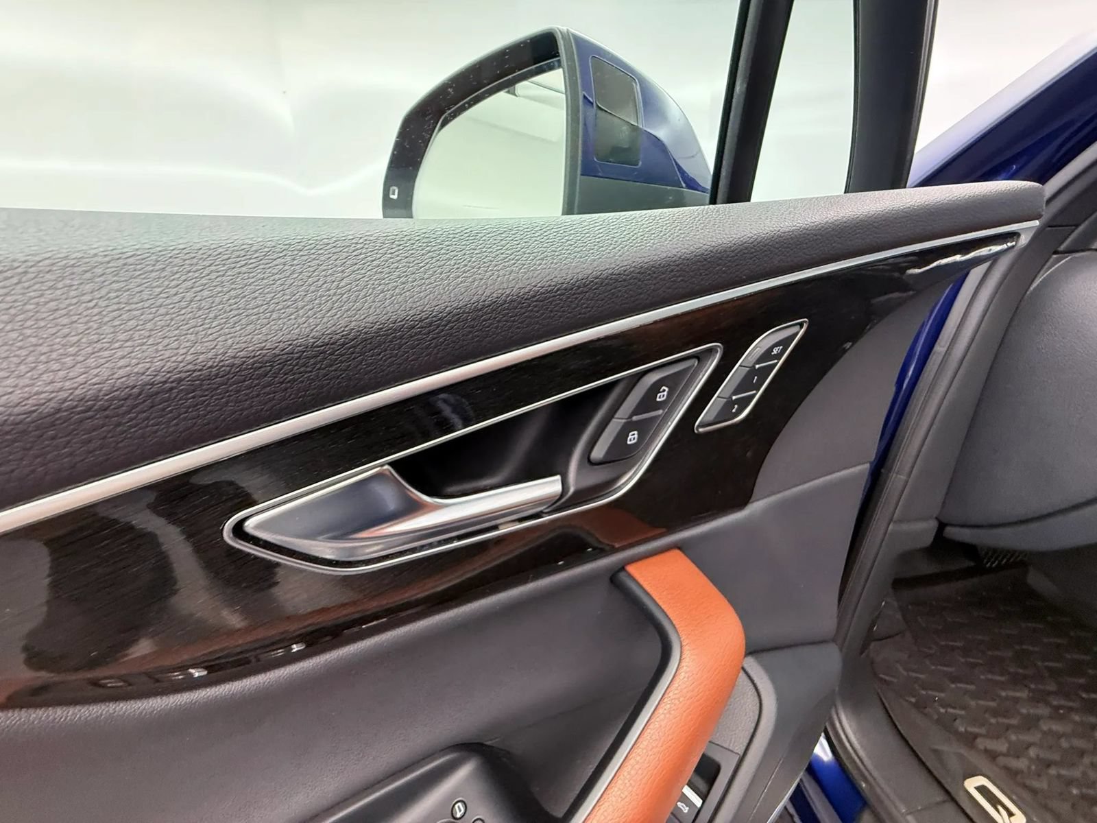 Used 2022 Audi Q7 3.0T Premium Plus w/ Premium Plus Package AWD/4WD image 34