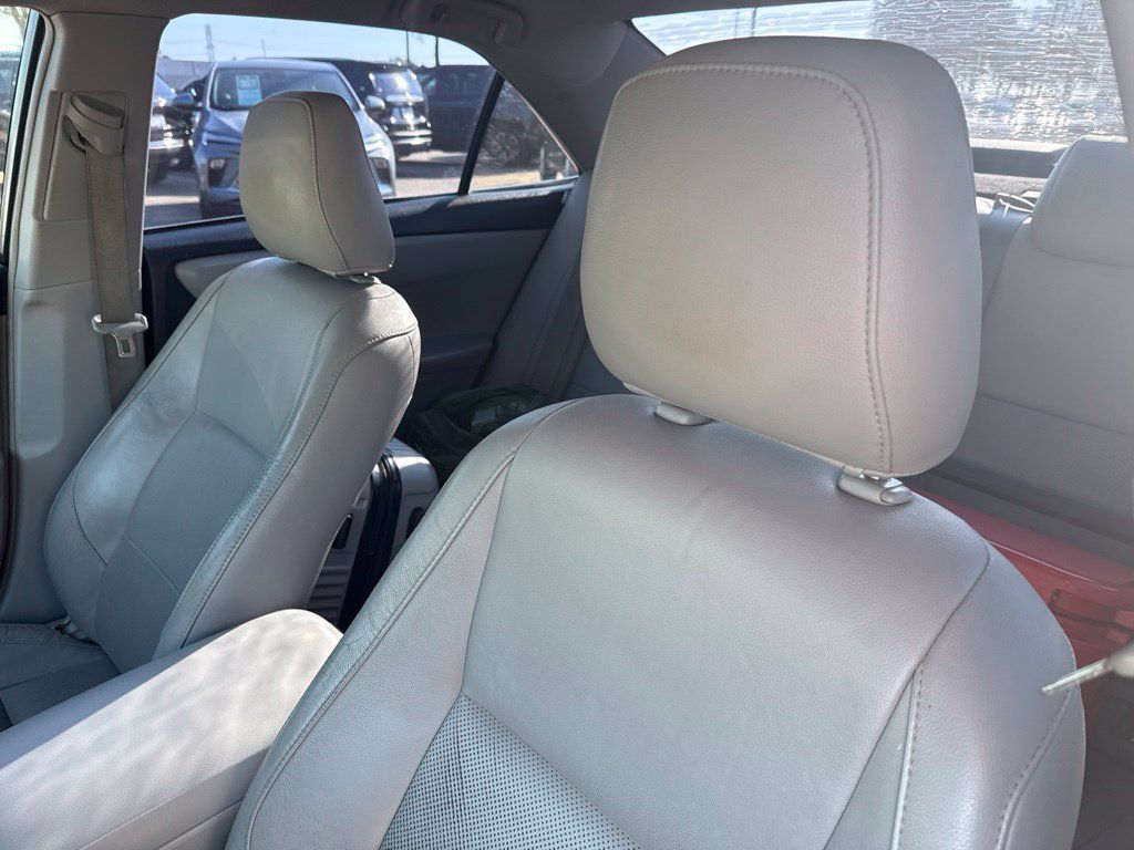 Used 2016 Toyota Camry LE FWD image 6