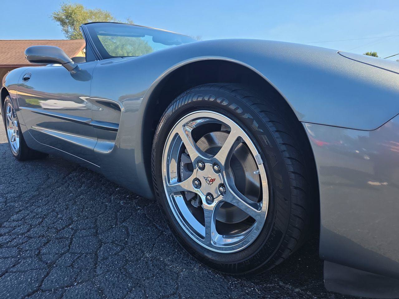 Used 2004 Chevrolet Corvette Convertible w/ Preferred Equipment Group RWD image 34