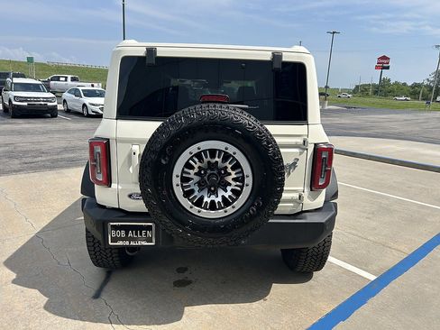 New 2026 Ford Bronco Outer Banks w/ Sasquatch Package AWD/4WD image 4