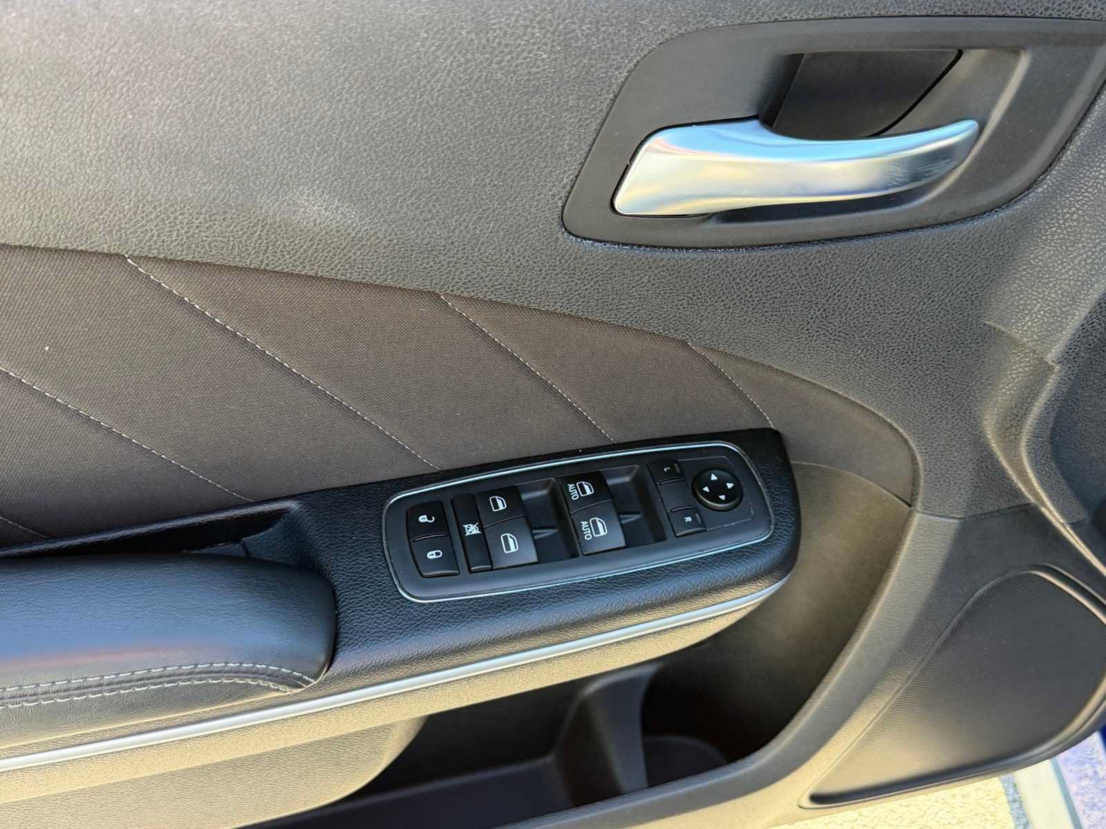 Used 2019 Dodge Charger R/T RWD image 14
