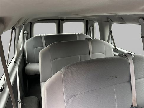 Used 2011 Ford E-350 and Econoline 350 XLT image 15