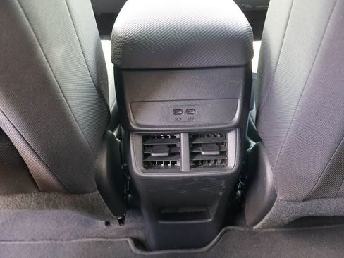 Used 2025 Chevrolet Equinox LT FWD image 19