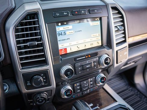 Used 2017 Ford F150 Platinum w/ Technology Package image 21