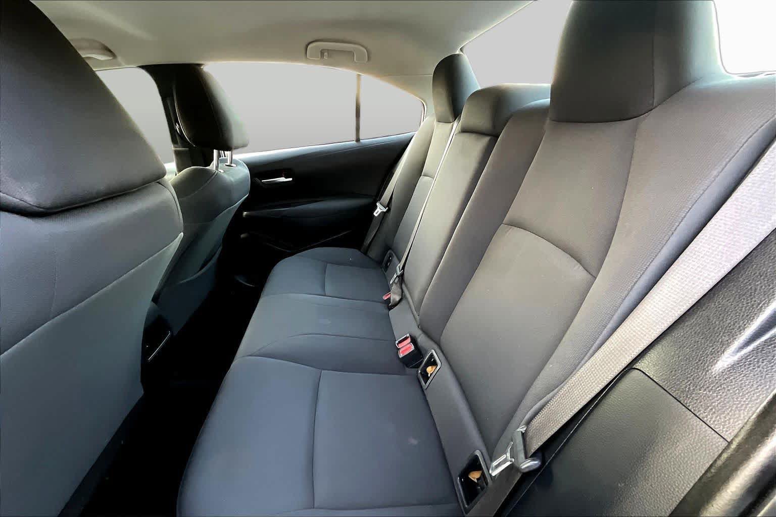Used 2021 Toyota Corolla LE FWD image 19