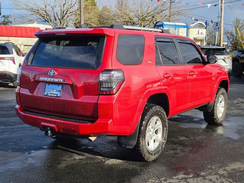 Used 2022 Toyota 4Runner SR5 image 6