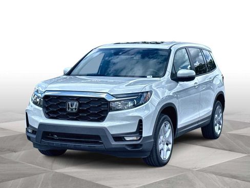 Used 2025 Honda Passport EX-L image 4