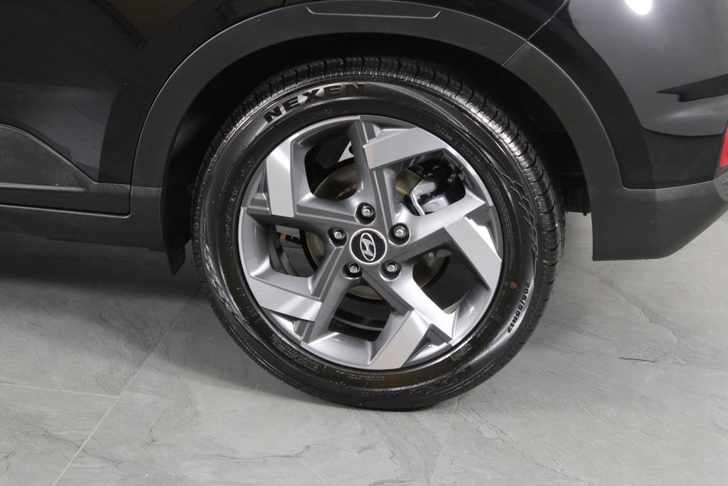 Certified 2026 Hyundai Venue SEL FWD image 15