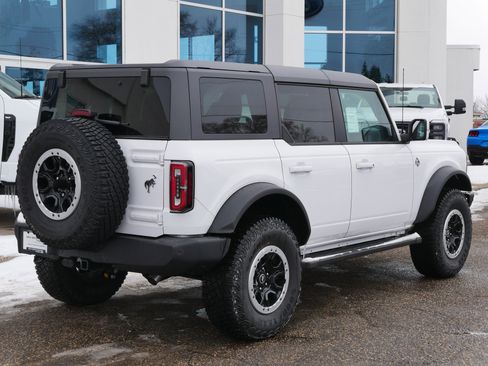New 2024 Ford Bronco Outer Banks w/ Sasquatch Package image 3