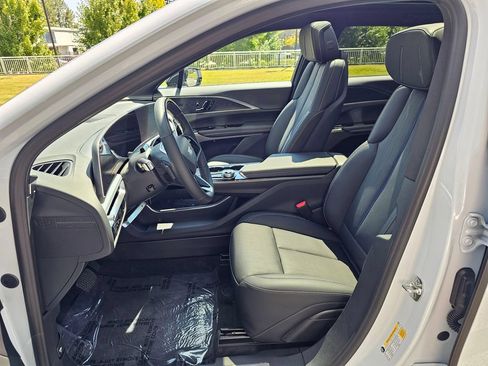 New 2026 Cadillac Lyriq Sport AWD/4WD image 20