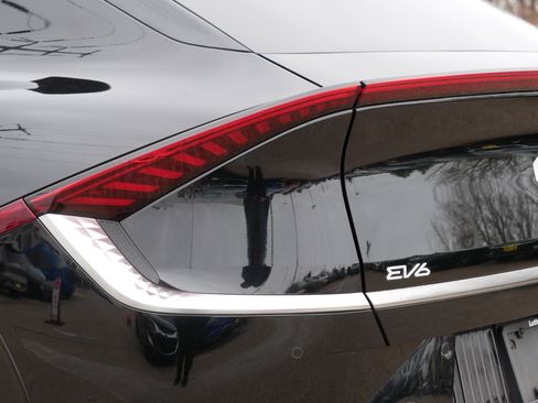 Certified 2024 Kia EV6 Wind w/ Wind Technology Package image 17