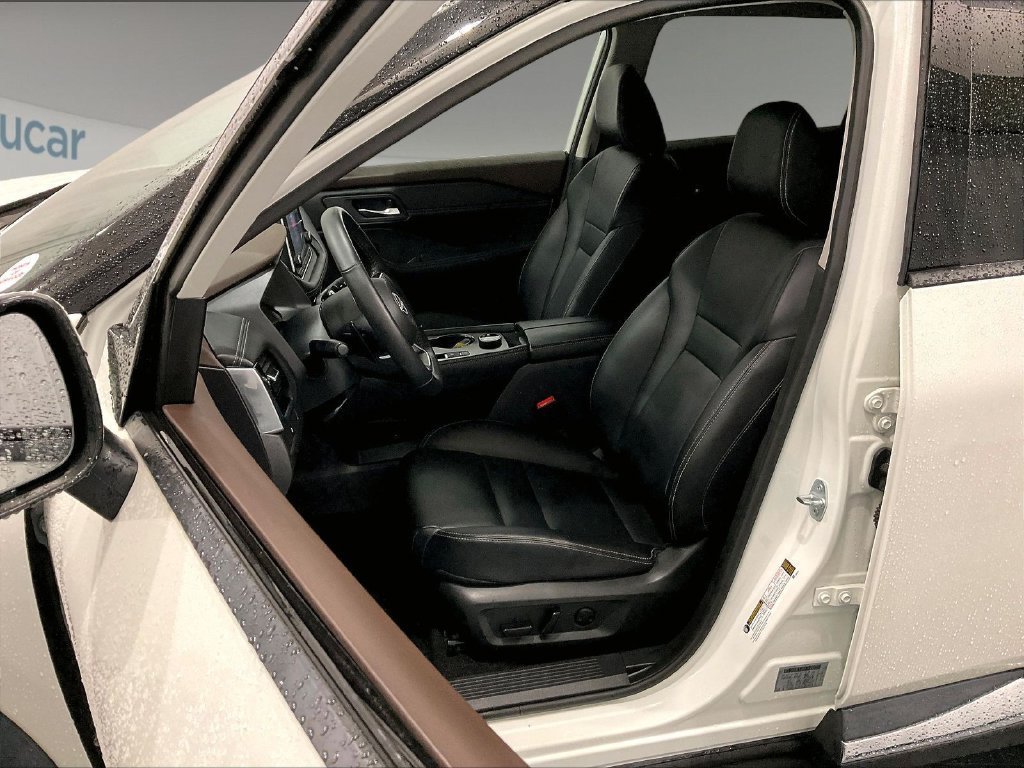 Used 2023 Nissan Rogue SL AWD/4WD image 10