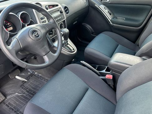 Used 2005 Toyota Matrix XR image 11