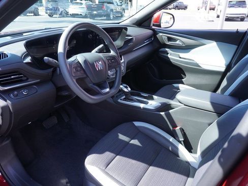 Used 2024 Buick Envista Preferred w/ Convenience II Package image 16