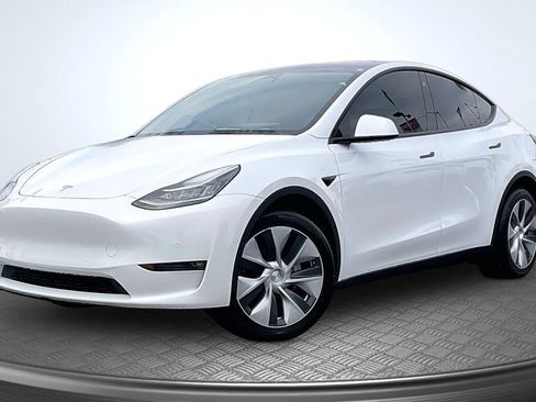 Used 2022 Tesla Model Y Long Range AWD/4WD image 11