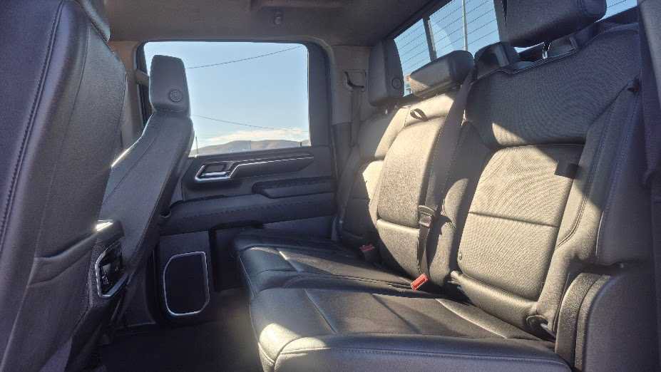 Used 2024 Chevrolet Silverado 2500 LTZ w/ LTZ Convenience Package AWD/4WD image 30