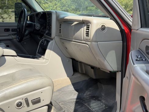 Used 2005 Chevrolet Silverado 2500 LT w/ Heavy-Duty Power Package AWD/4WD image 21