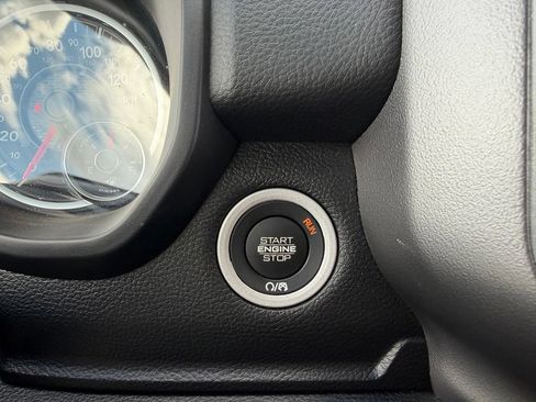Used 2022 RAM 1500 Big Horn AWD/4WD image 22