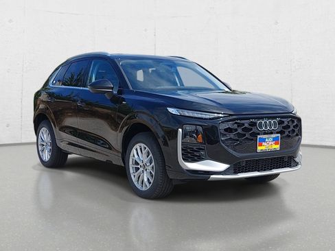 New 2026 Audi Q3 quattro 2.0T AWD/4WD image 3