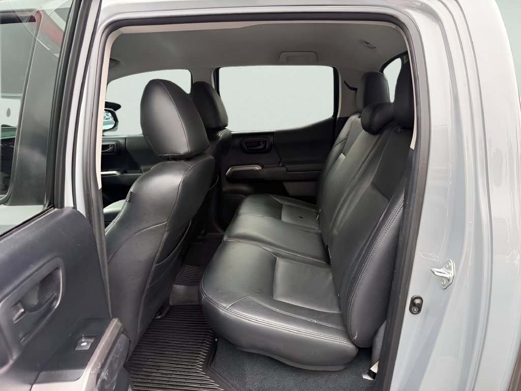 Used 2021 Toyota Tacoma SR5 w/ Trail Edition AWD/4WD image 27
