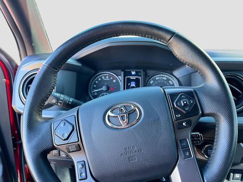 Used 2022 Toyota Tacoma TRD Sport w/ Technology Package RWD image 11