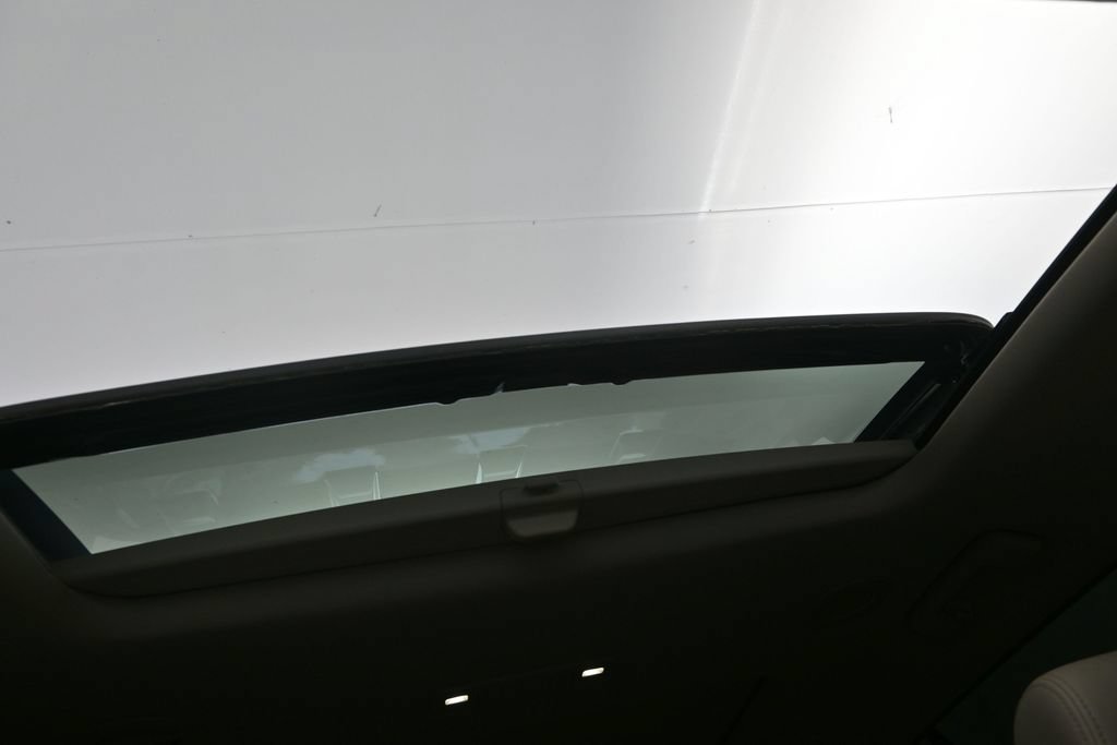 Used 2021 GMC Acadia Denali w/ Denali Technology Package FWD image 26