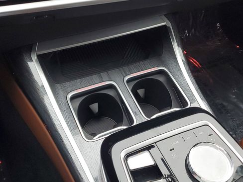 Used 2023 BMW 760i xDrive image 18