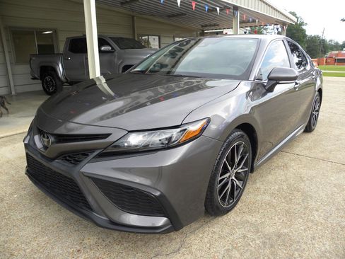 Used 2023 Toyota Camry SE AWD/4WD image 6