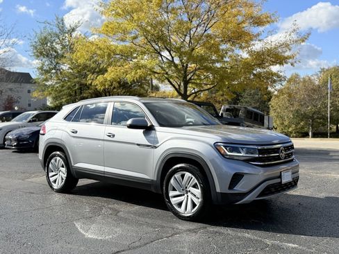 Used 2022 Volkswagen Atlas Cross Sport SE image 4