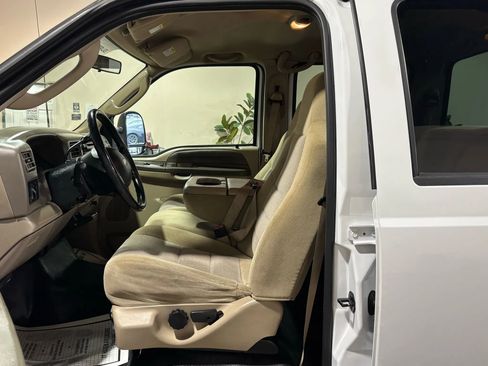 Used 2003 Ford F350 XLT image 9