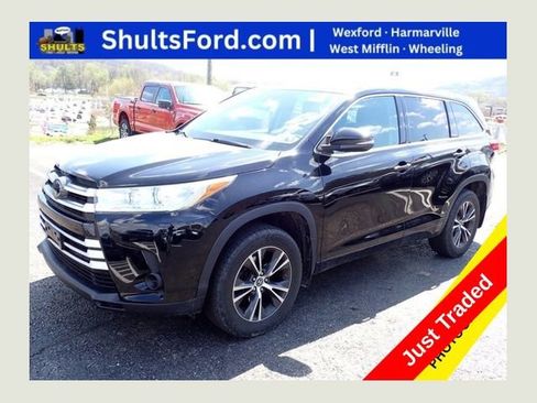 Used 2018 Toyota Highlander LE image 1
