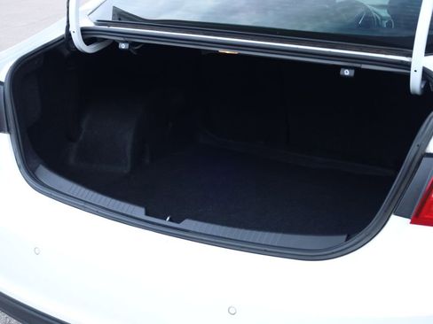 Used 2021 Chevrolet Malibu LS image 18