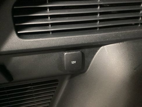 Used 2022 Ford Escape SE w/ SE Sport Appearance Package image 30