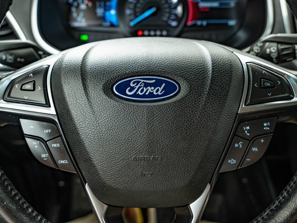 Used 2019 Ford Edge Titanium FWD image 30