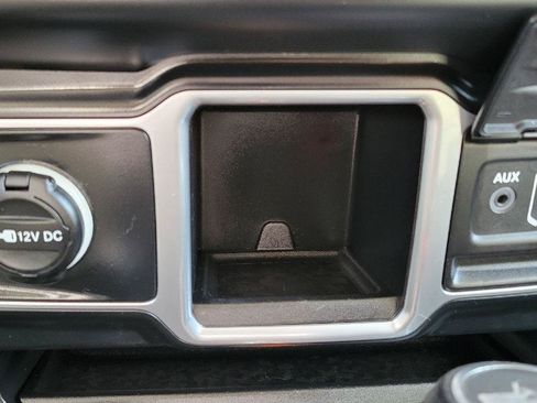 Used 2018 Jeep Wrangler Unlimited Sport AWD/4WD image 19