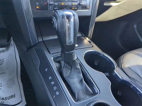 Used 2018 Ford Explorer XLT w/ Equipment Group 202A image 27