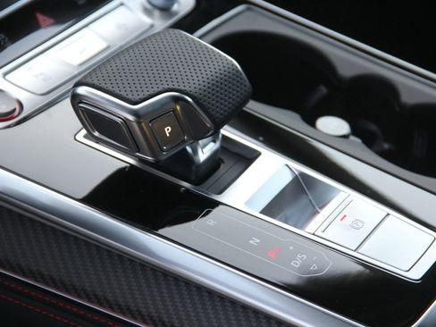 New 2025 Audi RS Q8 performance image 20