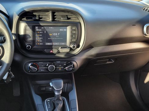 Used 2020 Kia Soul LX image 12