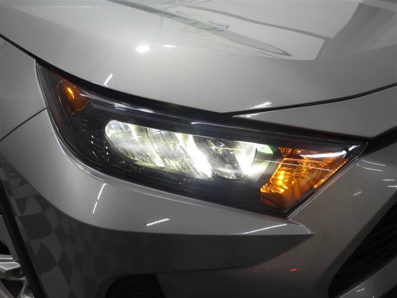 Used 2021 Toyota RAV4 LE AWD/4WD image 15